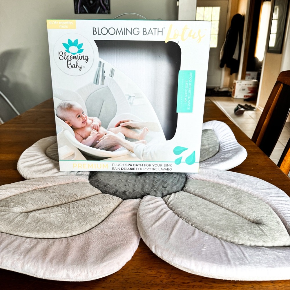 Blooming Baby • Lotus Baby Bath Mat